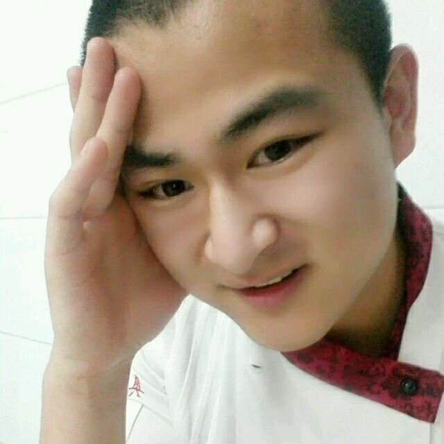 人潮拥挤的第一张照片--海城中老年相亲网